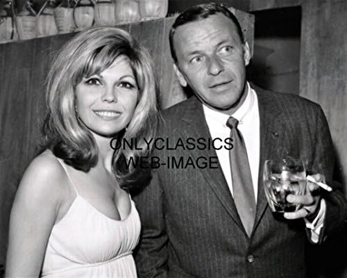 OnlyClassics Havalı Adam Şarkıcı Frank Sinatra ve Seksi Kızı Nancy 8X10 Fotoğraf Sıçan Paketi